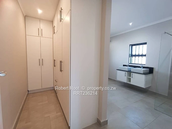 Modern 3 bed family home in Chisipite