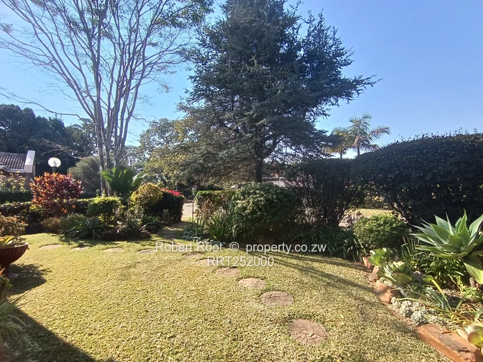 2 bed complex cottage in Greendale
