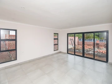 3 Bedroom Flat & Apartment