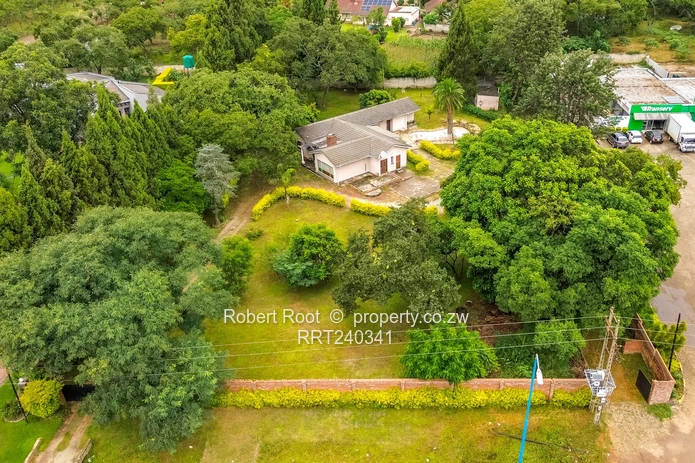 Stunning Road Road Frontage!