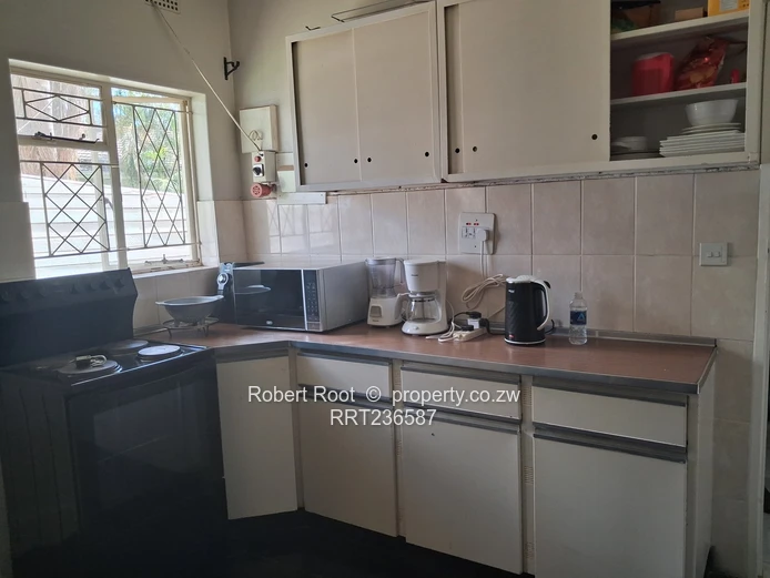 Neat 3 Bed Flat To Rent In Avondale