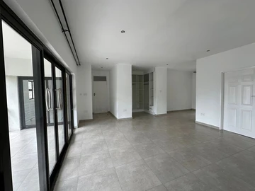7 Bedroom House