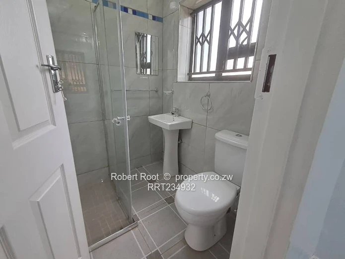 Neat 3 bed newly built family home!