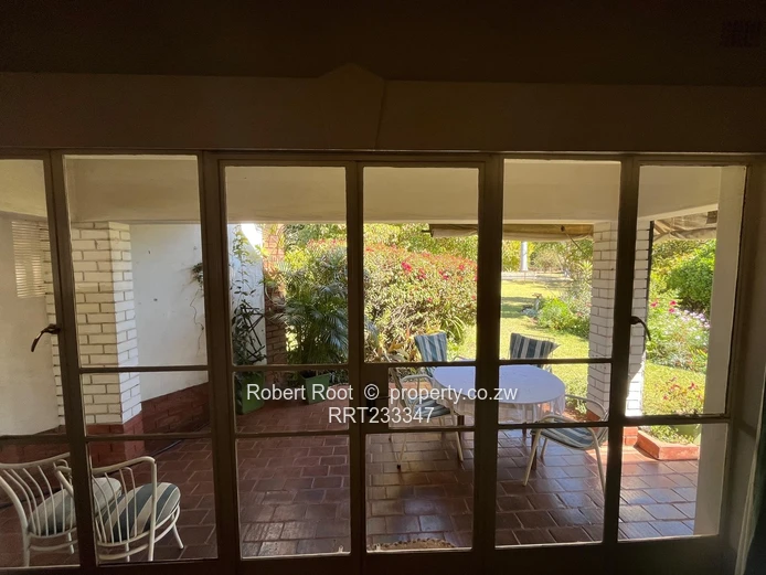 3 bed flat in Mount Pleasant