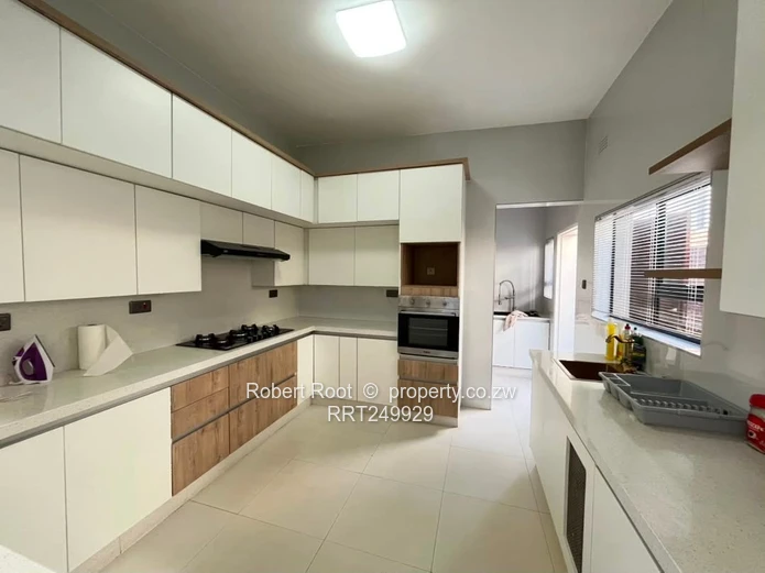 Modern 3 bed Cluster in Mount Pleasant