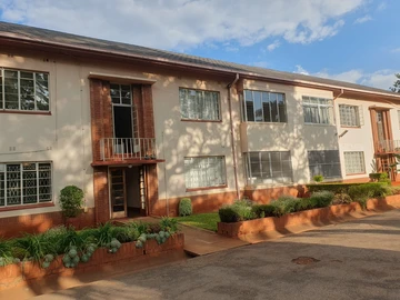 2 Bedroom Flat & Apartment