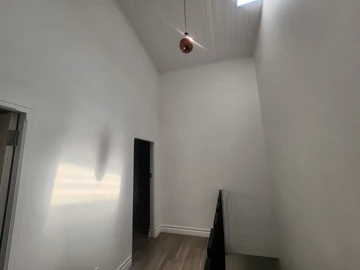 2 Bedroom Flat & Apartment