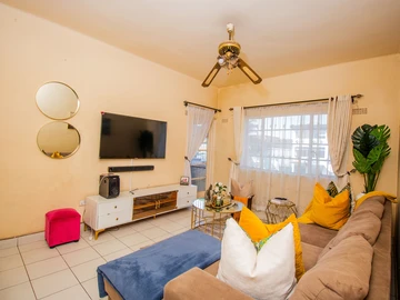 2 Bedroom Flat & Apartment