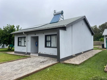 2 Bedroom Flat & Apartment