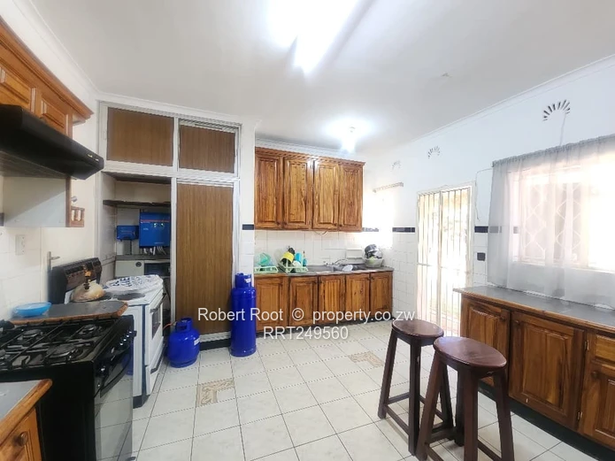 Mt Pleasant | Spacious Family Home with Tennis Court & Pool
