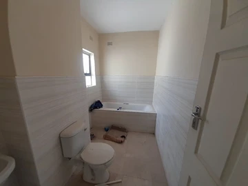 2 Bedroom Flat & Apartment