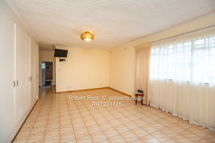 Prime office space along Ascot Road Avondale West!