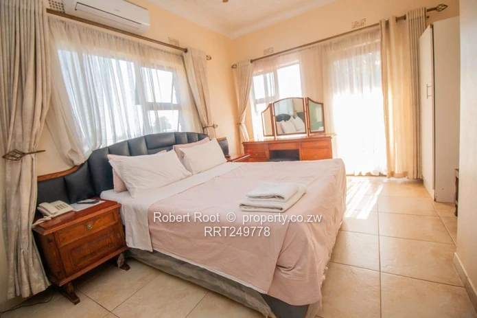 Exceptional fully furnished BNB in Hillside (Sole Mandate)