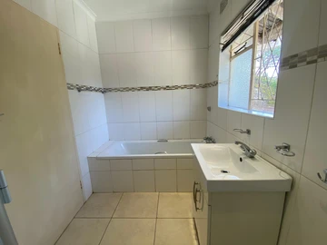 2 Bedroom Garden Flat