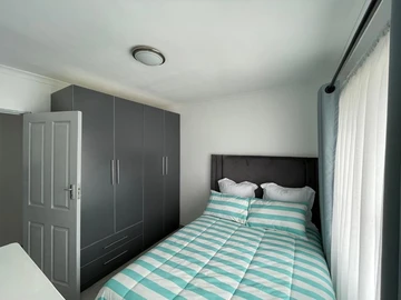 3 Bedroom Flat & Apartment