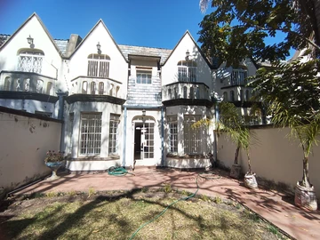 3 bedroom flat in Newlands
