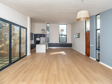 3 Bedroom Garden Flat