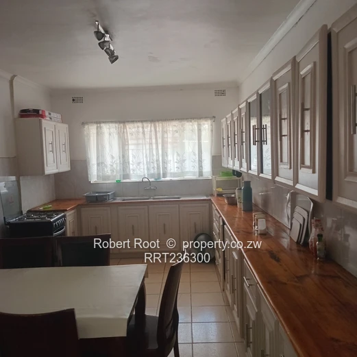 Beautiful well maintained premises suitable for offices or Residential accommodation in Hillside