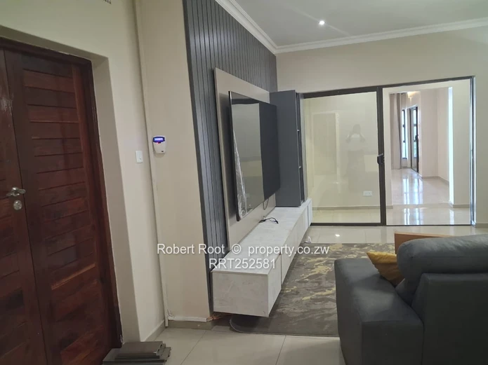 Exceptional 5-bedroom Family Home for Sale| Rockview