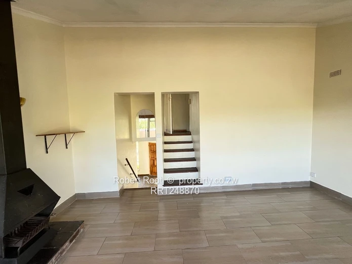 2 bed garden flat in Greystone Park
