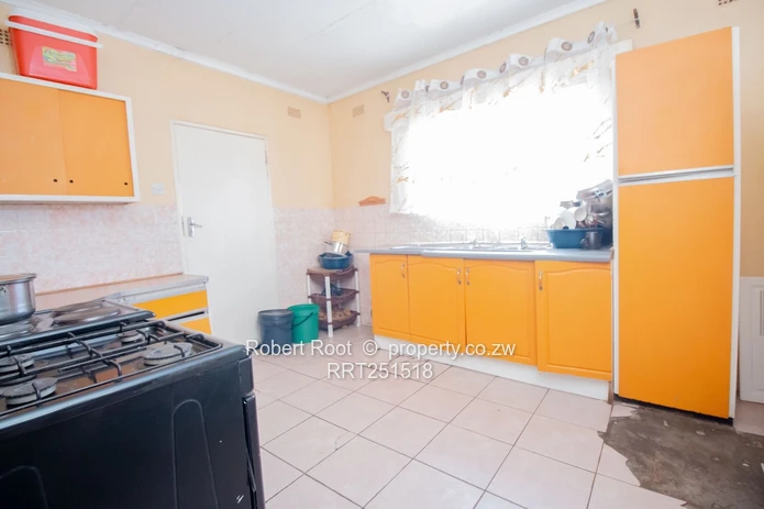 Charming Family Home with Two Cottages in Marlborough 
