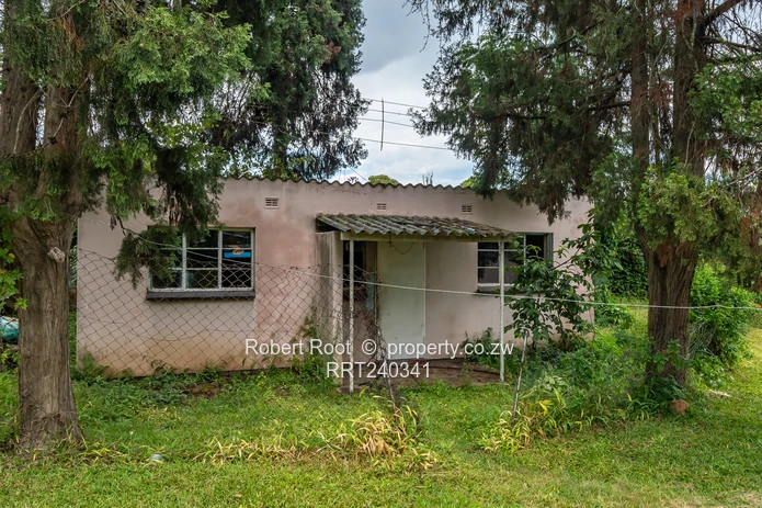 Stunning Road Road Frontage!