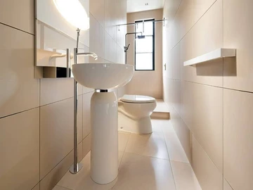 4 Bedroom Flat & Apartment