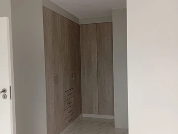 3 Bedroom Flat & Apartment