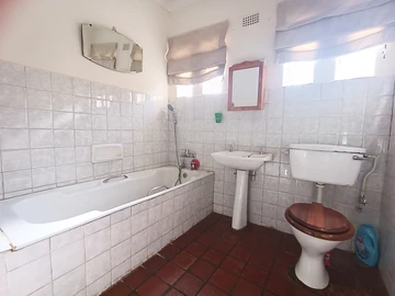 2 Bedroom Garden Flat
