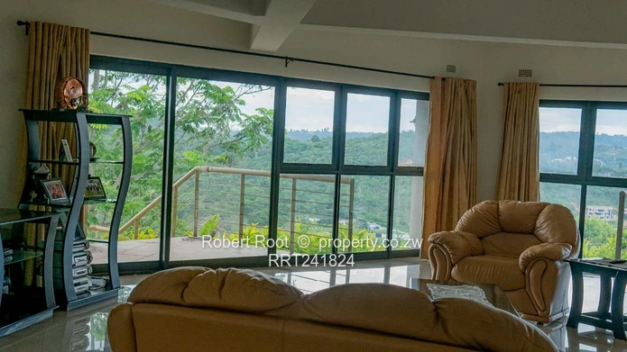 Folyjon Magnificient 5-Bed Furnished Villa with Pool & Borehole