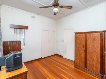 2 Bedroom Flat & Apartment