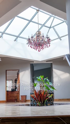 Folyjon Magnificient 5-Bed Furnished Villa with Pool & Borehole