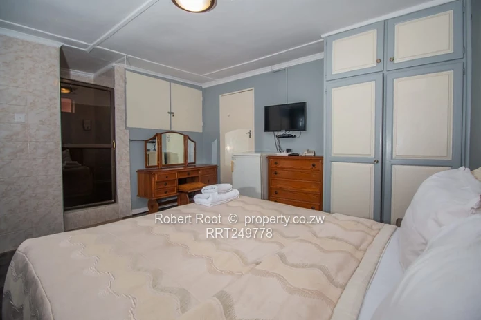 Exceptional fully furnished BNB in Hillside (Sole Mandate)