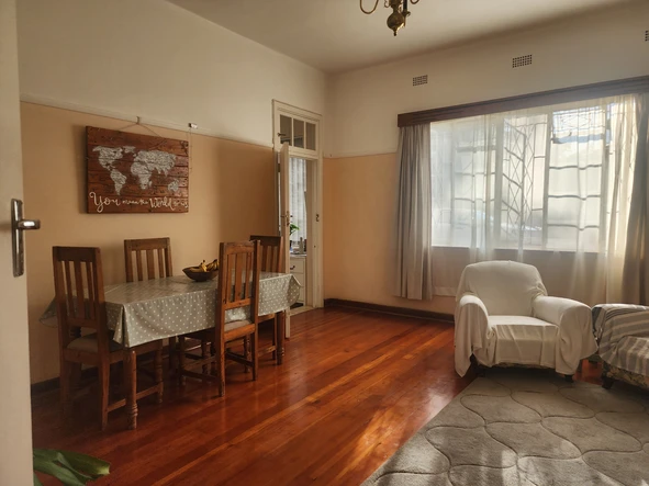 2 Bedroom Flat & Apartment