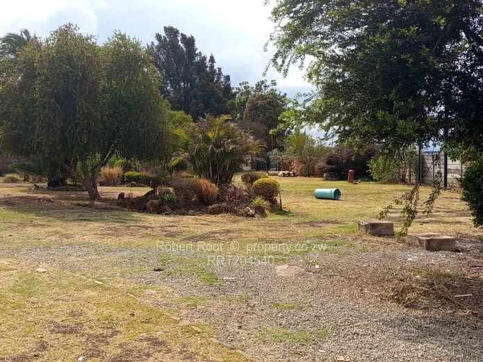 Commercial property to Rent Along Harare Drive