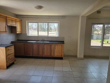 3 Bedroom Flat & Apartment