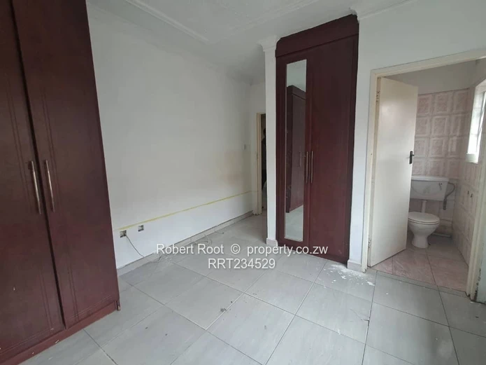 4 bed family home in Parktown