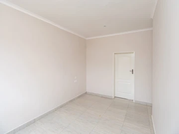 2 Bedroom Flat & Apartment