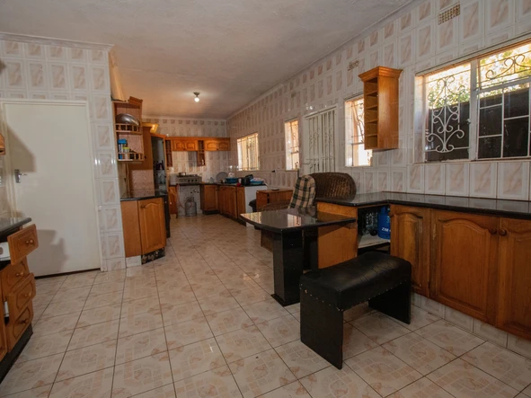 5 Bedroom House