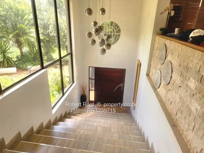 Stylish 4 Bedroom house to Rent In Helensvale