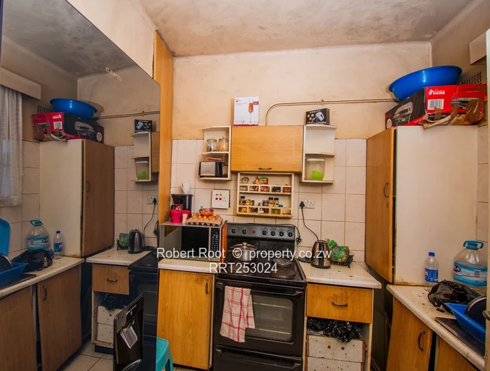 2 Bedroom Flat for Sale in the Avenues