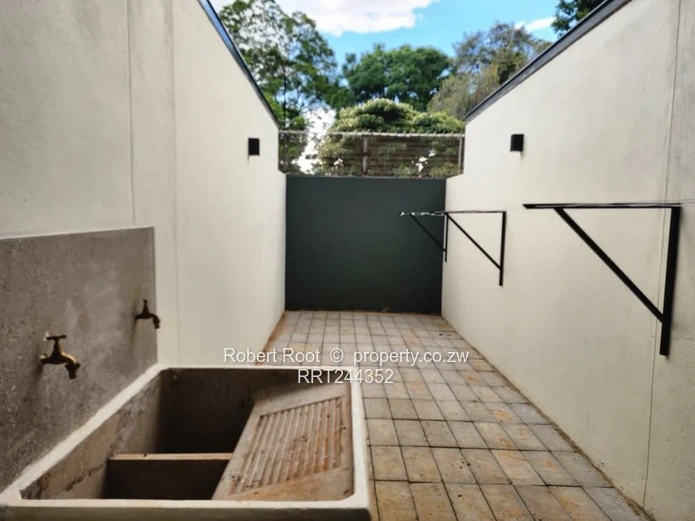 3 Beds Modern Duplex Flat To Rent In Vainona