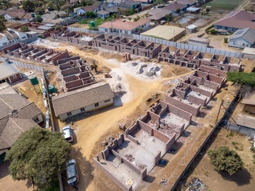 2 Bedroom Flat & Apartment