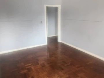 2 Bedroom Flat & Apartment