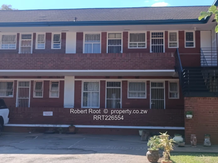 2 bed garden flat in Avondale