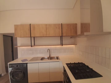 2 Bedroom Flat & Apartment