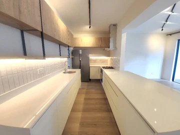 3 Bedroom Flat & Apartment