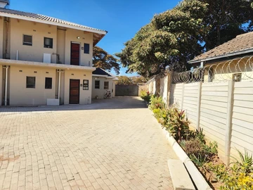 2 Bedroom Flat & Apartment