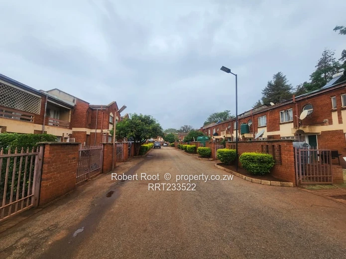 3 Bedroom Duplex Flat to Rent in Marlborough 