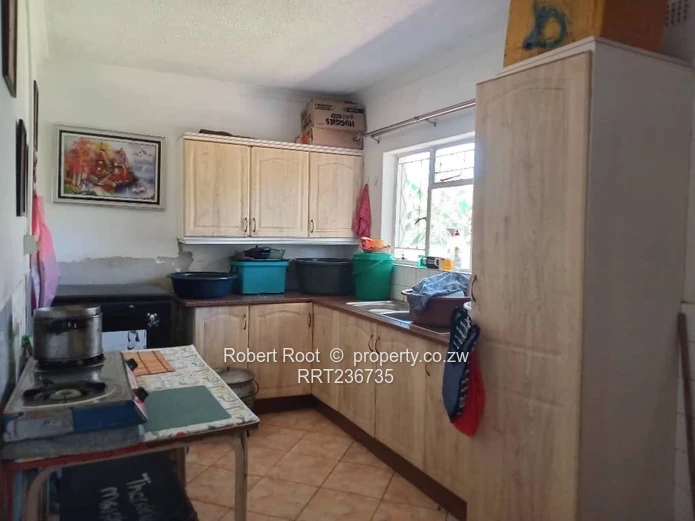 Family home ln 2100sqm on Hindhead 